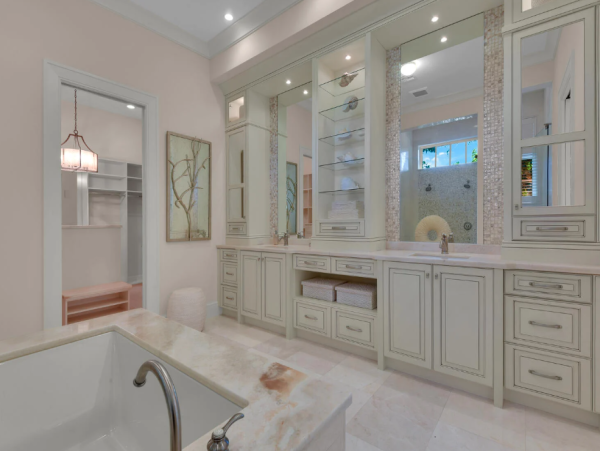 Luxury Coastal Retreat in Naples - Perfect For Your Next Vacation